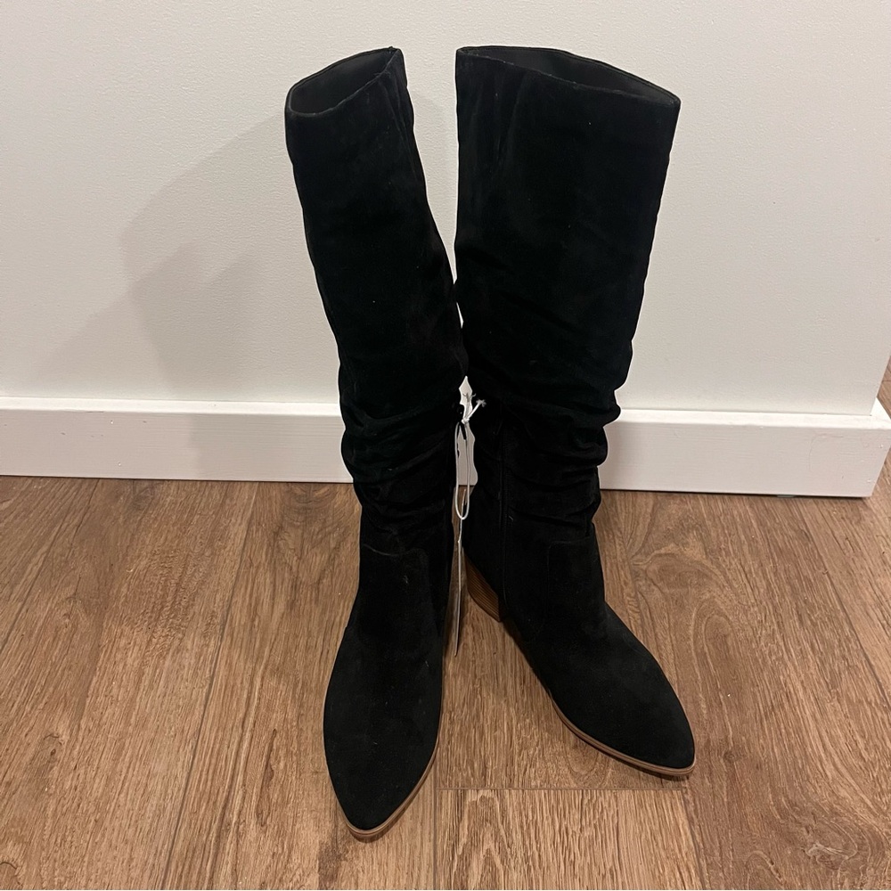 Woman’s Amazon Essentials Tall Boots Size 8.5